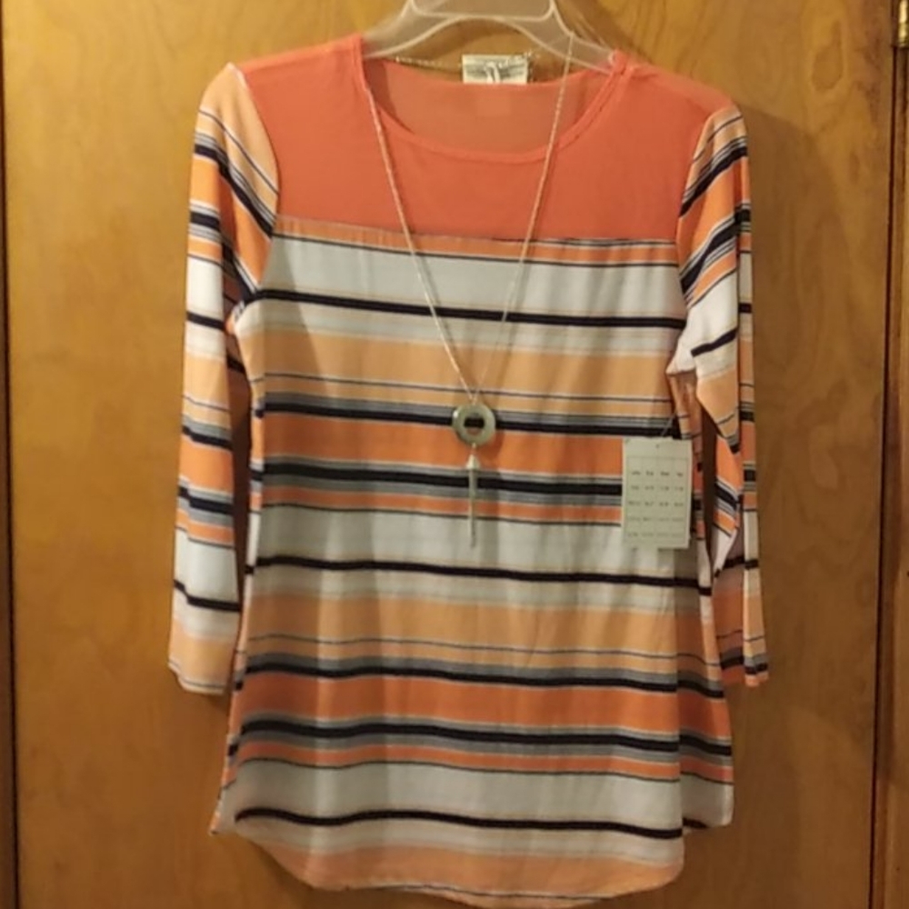 💥SALE💥2 FOR $16 NWT Womens Top